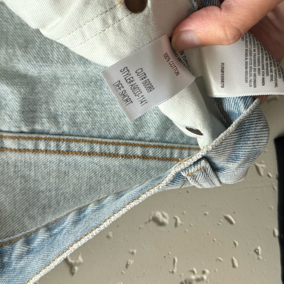 Agolde Dee Shorts in Jinx - Picture 5 of 6